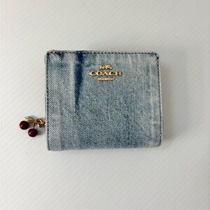 Coach Snap Wallet In Loved Denim With Charm cec35